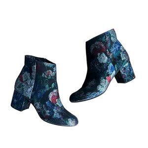 Zigi Soho Nydia floral brocade ankle boots Women’s 9